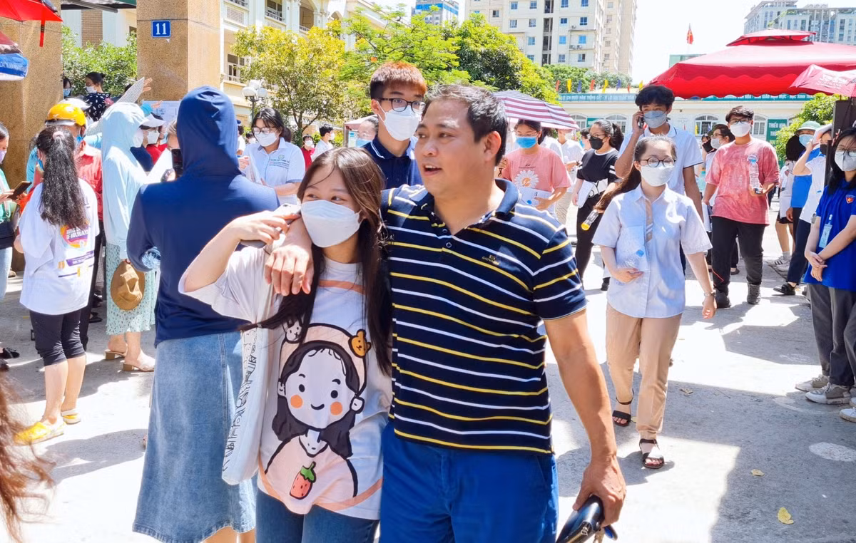 Khong duoc ep hoc sinh bo thi vao lop 10, nhung phu huynh can than trong