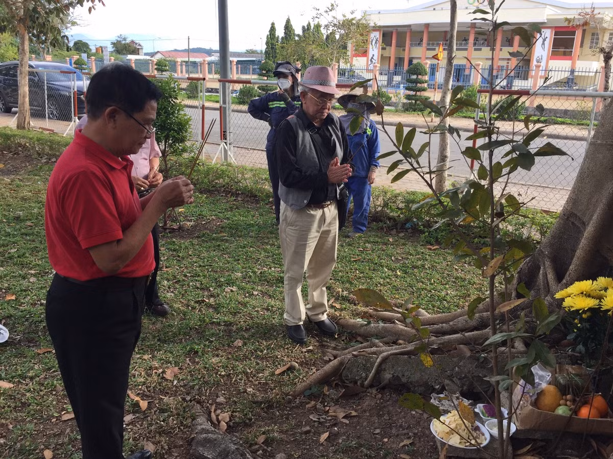 Khoanh khac dac biet cua cuu Trung ta dac cong ben them chien thang 30/4/1975-Hinh-6