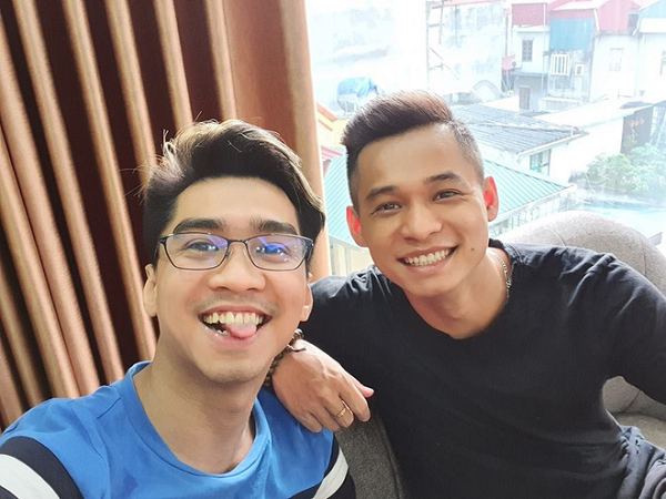 Trong số tiền khổng lồ để xây dưng biệt phủ, hẳn cũng có phần không ít của YouTube khi kênh cá nhân MixiGaming đem về cho Độ Mixi tối thiểu mỗi tháng 300 triệu đồng (13.100 USD/ tháng).