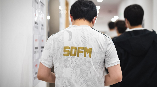 2020 chính là mùa giải thành công nhất trong sự nghiệp của Lê "SofM" Quang Duy. Cùng với Suning, SofM đã đạt hạng 3 tại LPL Mùa Hè 2020 và giành vị trí á quân tại CKTG 2020 LMHT.