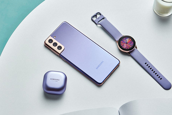 Galaxy S21+ và S21 Ultra còn sở hữu dung lượng pin lần lượt là 4,800 mAh và 5,000 mAh. Những con số này cao hơn đáng kể so với pin 4,000 mAh của S21, hứa hẹn mang tới thời lượng sử dụng pin tốt hơn đáng kể cho người dùng.