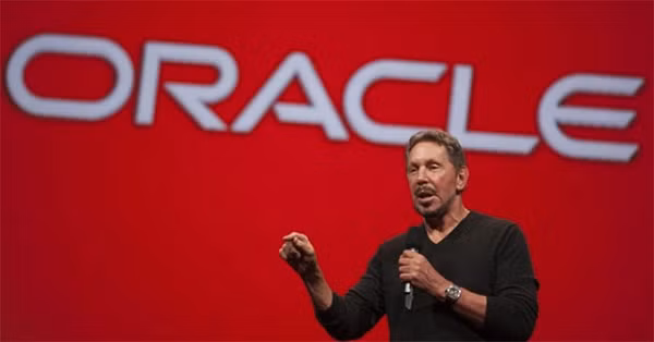 Từ thập niên 1970s, Ellison cùng các cộng sự thực hiện dự án xây dựng cơ sở dữ liệu cho Cơ quan Tình báo Mỹ (CIA), mà được đặt tên là Oracle. Đây cũng chính là khởi nguồn cho một tập đoàn công nghệ phần mềm mà sau này trở thành gã khổng lồ phần mềm lớn thứ hai hành tinh, chỉ sau Microsoft.