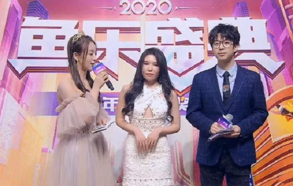 Nữ streamer này từng được xem là biểu tượng sexy của Douyu và đó chính là một phần lý do để cô nàng có mặt tại đêm vinh danh những gương mặt thành công nhất của nền tảng này tại thị trường Trung Quốc.