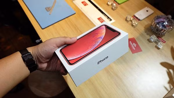 Có rất nhiều người yêu thích các sản phẩm của Apple, chỉ đơn giản là giữ lại những chiếc vỏ hộp vì chúng có thiết kế đẹp và cũng được sử dụng vật liệu cứng cáp.