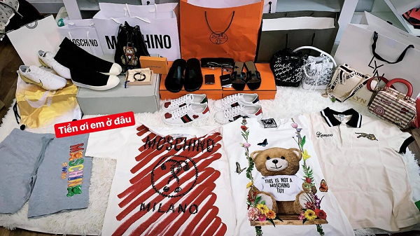 Nhìn phong cách mua sắm của cô nàng là đã biết độ giàu của nữ streamer này.