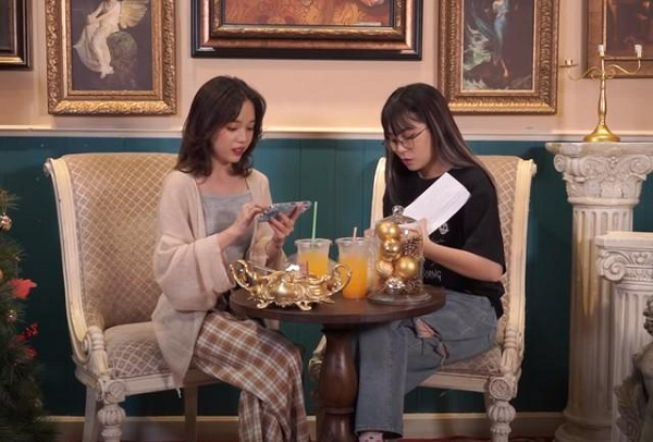 Mới đây, trong video của mình trên YouTube: '10 Facts Linh Ngọc Đàm', nữ streamer 24 tuổi dù không chia sẻ cụ thể nhưng đã tiết lộ về con số ấy lên đến 9 số 0.