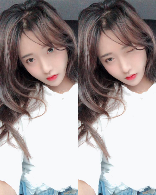 Mặc dù hình tượng trong sáng ngây thơ dễ thương đã không còn, nhưng dường như sự hâm mộ mà các fan dành cho nàng streamer lại tăng lên đáng kể. Bằng chứng là trong buổi lên sóng mới nhất, với một sự cố vô tình, Penguin bất ngờ để lộ số tiền donate mà cô đã nhận được và con số lên tới hơn 300.000$ (khoảng gần 8 tỷ VND) thật sự khiến cho không ít người kinh ngạc.