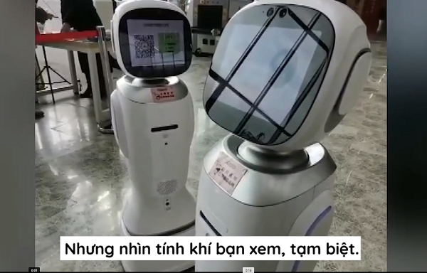 Cuộc trò chuyện hài hước và giọng nói đáng yêu của hai robot khiến cộng đồng mạng tưởng như đang xem màn đấu khẩu giữa một cặp tình nhân.