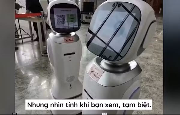 Cuộc trò chuyện hài hước và giọng nói đáng yêu của hai robot khiến cộng đồng mạng tưởng như đang xem màn đấu khẩu giữa một cặp tình nhân.
