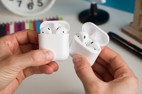 Các phụ kiện khác như AirPods/AirPods Pro và Apple Watch tiếp tục là các những món quà tặng hấp dẫn trong kỳ nghỉ lễ, thúc đẩy doanh số tăng mạnh đến 30% so với cùng kỳ năm ngoái.