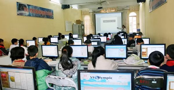 Cũng như cách bên trên, đây cũng là kênh tạo ra thu nhập thụ động cho bạn nhưng cũng đầy khó khăn nếu như bạn không biết bán hàng hay quảng bá sản phẩm.