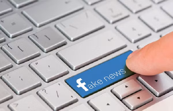 Mùa hè năm ngoái, chiến dịch của Biden đã đưa ra một bản kiến nghị giữa hàng triệu người ủng hộ, trong đó kêu gọi Facebook quản lý chặt chẽ hơn quảng cáo chính trị.