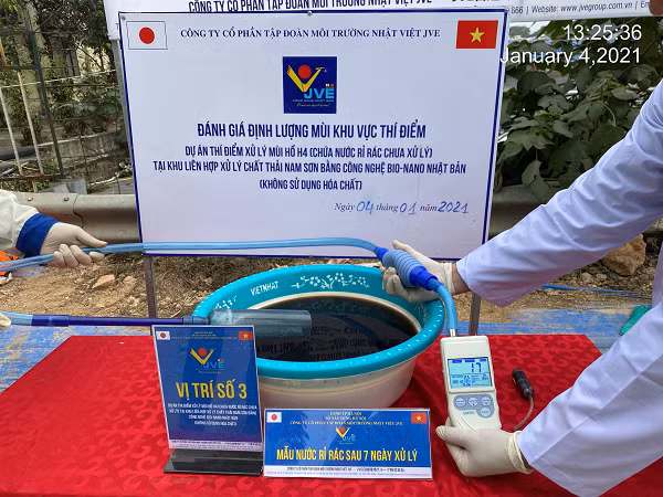 Kết quả cho thấy, mùi nền không khí tổng hợp xung quanh khu thí điểm đã giảm từ 344 về 20 tức giảm mạnh 94,2% lượng mùi hôi thối. Trung tâm Chất lượng và Bảo vệ tài nguyên nước đã tiến hành đánh giá mùi sau 7 ngày xử lý ở trên bằng cả 2 phương pháp định tính và định lượng thì kết quả cho thấy các khí độc gây ra mùi hôi thối bốc lên từ hồ chứa nước rỉ rác tại hồ đã bị phân hủy tận gốc.