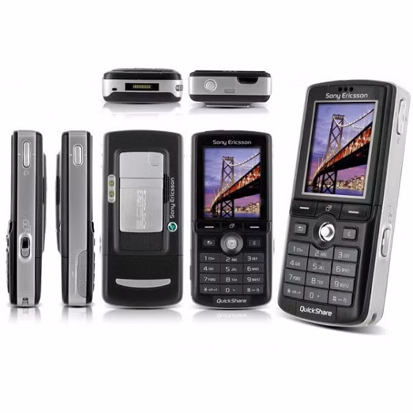 Sony Ericsson K750i - chiếc điện thoại đình đám một thời ngoài camera 2MP tự động lấy nét, còn có thêm tính năng chơi nhạc MP3, hỗ trợ mở rộng dung lượng lưu trữ thông qua thẻ cắm ngoài hết sức tiện ích.