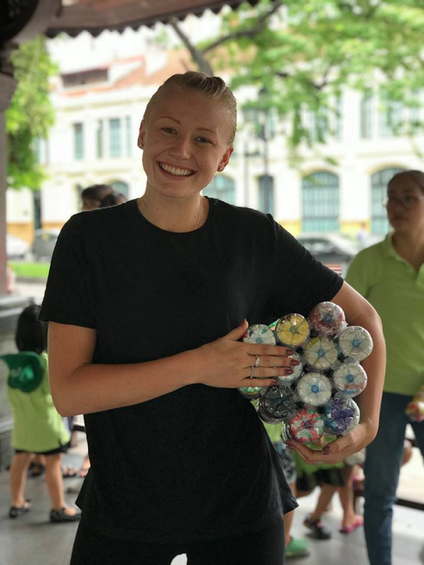 Chúng gồm hai phần chính: vỏ chai nhựa và các rác thải nhựa không có khả năng tái chế đến từ sinh hoạt hàng ngày như vỏ bim-bim, bao bì đóng gói nhựa, ống hút, hay những túi nylon đã qua sử dụng…