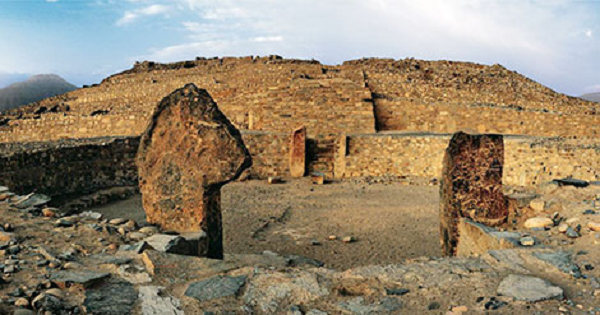 Caral được người Norte Chico gọi là vùng đất linh thiêng do tập trung nhiều công trình tôn giáo.