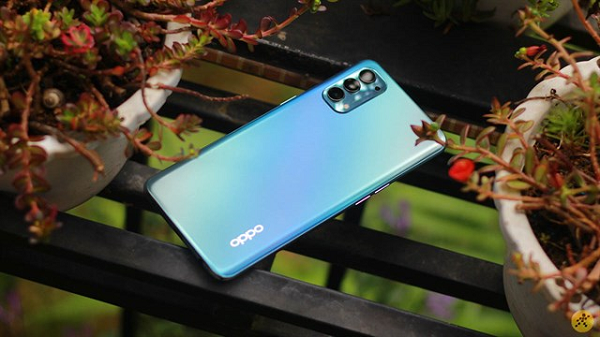Oppo Reno5 có pin 4.310 mAh, hỗ trợ sạc nhanh công suất 50W - sạc đầy 100% pin trong 58 phút.
