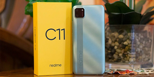 Realme C11 có màn hình 6,5 inch độ phân giải HD+. Cấu hình chip MediaTek G35 cùng RAM 2 GB và bộ nhớ trong 32 GB.