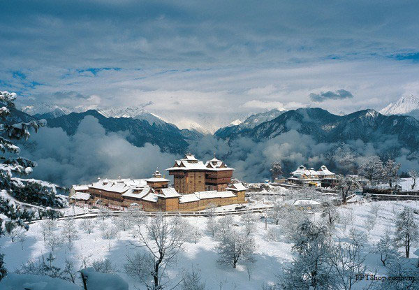 Ngay khi có điện, ngôi làng cũng được lắp luôn hệ thống Wi-Fi với trạm phát 20 m xung quanh. Kết nối này là của dự án Digital Gangetic Project, được xây dựng với mục đích mang thế giới, công nghệ tới cho những người dân nơi đây.