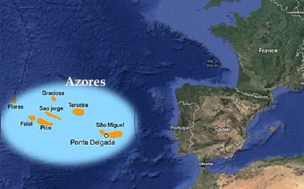 Đỉnh của kim tự tháp ở Azores nằm cách mặt biển 12 mét và đáy của nó là một hình vuông khá hoàn hảo. Theo các chuyên gia, niên đại của kim tự tháp trùng với thời điểm kỷ băng hà xuất hiện trên Trái Đất.