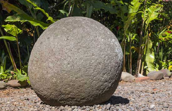 Một số người tin rằng chúng được dùng để chỉ hướng, hoặc nhằm mục đích nào đó liên quan đến thiên văn học. Nhưng kỳ thực, lý do tồn tại thực sự của những tảng đá này vẫn là điều bí ẩn, bất chấp việc con người đã phát hiện ra chúng từ lâu.