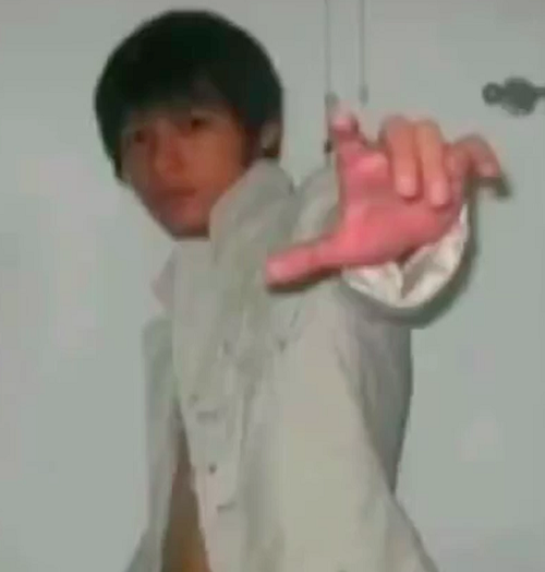 Dù cho hiện tại đã trở thành ông bố bỉm sữa mẫu mực của làng streamer Việt Nam nhưng không ít lần Độ Mixi vẫn đăng tải thậm chí "chấm", bình luận lại những bức hình kỷ niệm thời còn trẻ của mình.