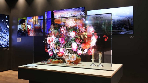 Một khả năng khác là màn hình này được sử dụng thay thế cửa sổ truyền thống trên tàu điện ngầm. Người dùng có thể dễ dàng truy cập bản đồ kèm các thông tin hữu ích trên đó nhưng vẫn có thể ngắm khung cảnh trên đường.