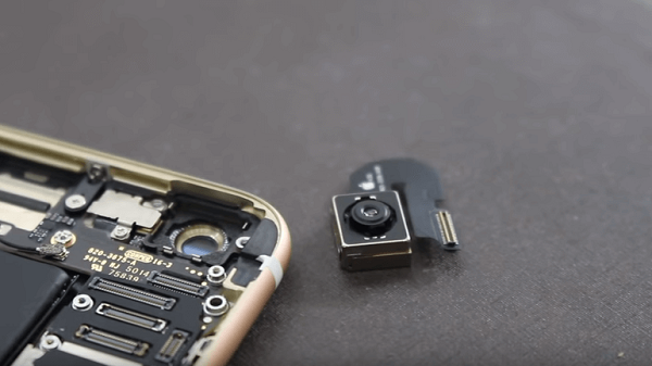 Khái niệm "không chính hãng" của Apple có thể tạo nên nhiều sự hiểu lầm cho người dùng và đặc biệt là các bên sửa chữa thứ ba. Hiện tại khi iPhone Xs/Xr trở lên bị thay thế pin, hoặc iPhone 11 trở lên bị thay thế màn hình; kể cả khi pin và màn hình đó là hàng "bóc máy" từ một chiếc iPhone khác sang, thông báo trên sẽ vẫn xuất hiện.