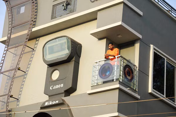 Một ban công khác bên cạnh đèn flash.