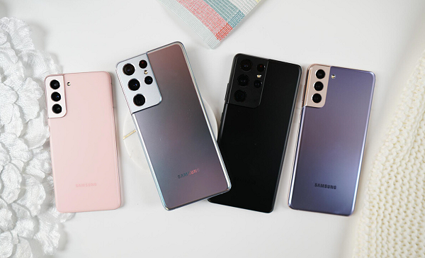 Về cấu hình, Galaxy S21 trang bị vi xử lý Exynos 2100, sản xuất trên tiến trình 5nm giúp hiệu năng CPU tăng 15%, GPU tăng 33% và NPU tăng 5,3 lần so với thế hệ tiền nhiệm.