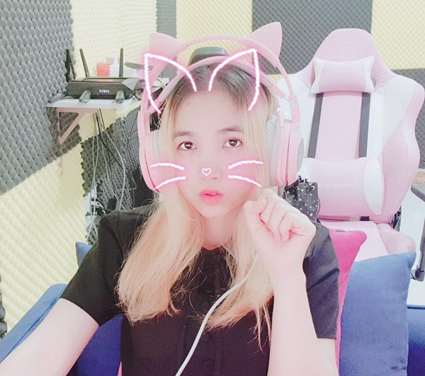 Kênh Mều Chanel với 4,57 triệu đăng ký, ước tính thu nhập từ 185.100 - 3 triệu USD, tương đương 4,2 - 69,2 tỷ đồng.