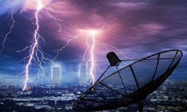 Một trong những thách thức lớn nhất của con người là khả năng kiểm soát thời tiết. Tesla nghĩ rằng ông có thể làm cho đất đai màu mỡ nhờ sử dụng sóng vô tuyến điện để thay đổi từ trường Trái Đất trong tầng điện ly của khí quyển, hình thành các sóng khí quyển cực mạnh điều khiển thời tiết.