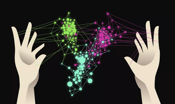 Bông tuyết Koch là một ví dụ thú vị về một mảnh nhỏ. Bông tuyết bắt đầu như một hình tam giác đều. Quá trình có thể được lặp đi lặp lại vô số lần. Bông tuyết kết quả có một khu vực hữu hạn, nhưng nó được giới hạn bởi một đường dài vô tận.