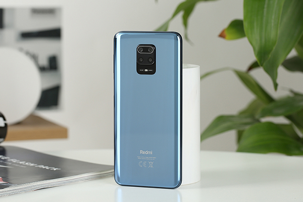 Xiaomi Redmi Note 9 sở hữu màn hình 6.53 inch, chip Helio G85, pin 5,020 mAh và hệ thống 4 camera sau 48MP + 8MP + 2MP + 2MP. Ngoài ra, điểm cộng của điện thoại này còn đến từ thiết kế màn hình đục lỗ bắt mắt để chứa camera selfie 13MP.