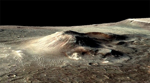 Bề mặt sao hỏa vốn có rất nhiều ngọn núi lửa, Arsia Mons là ngọn núi lửa ở cực nam và nằm trong một nhóm ba ngọn núi lửa khổng lồ của sao Hỏa.