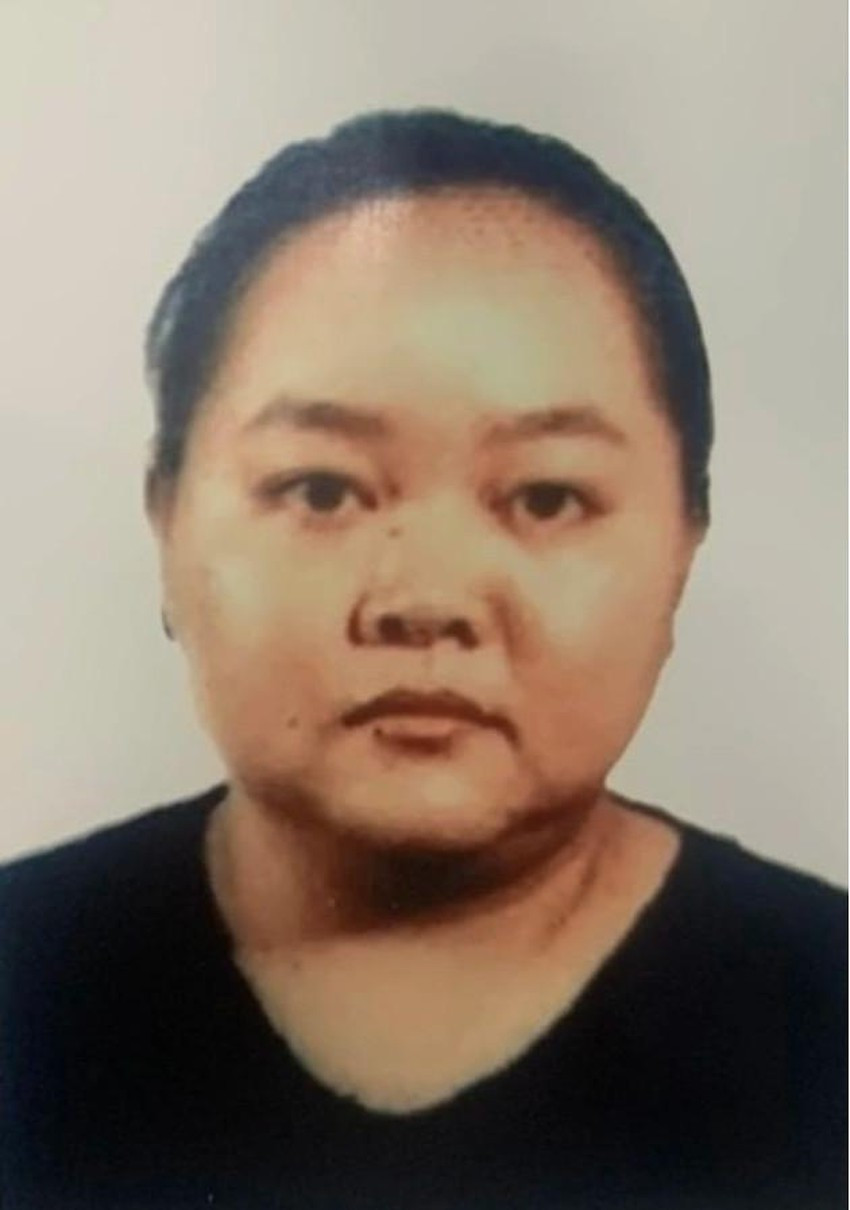  Huy động 7 tỉ đồng góp vốn đầu tư rồi ôm tiền bỏ trốn: Ngày 11/10, Công an tỉnh Quảng Ninh cho biết đã khởi tố bị can đối với Nguyễn Thị Hường (31 tuổi, trú tại phường Bãi Cháy, TP Hạ Long) về tội danh lừa đảo chiếm đoạt tài sản. Theo đó, khoảng tháng 11/2021, Hường thông tin về việc mình đang tham gia đầu tư, môi giới bất động sản và cung cấp nhiều thông tin thửa đất tại ba huyện Tân Lạc, Đà Bắc, Kim Bôi (tỉnh Hòa Bình); lô đất tại huyện Sóc Sơn (Hà Nội) và một số lô đất tại TP Hạ Long (tỉnh Quảng Ninh) với giá rẻ hơn giá thị trường, kêu gọi thành viên trong nhóm bỏ tiền đầu tư. Tin lời Hường, 12 thành viên trong nhóm tham gia góp vốn với tổng số tiền 7 tỉ đồng để Hường đứng ra giao dịch. Sau khi nhận được tiền, Hường không thực hiện theo cam kết ban đầu mà tắt điện thoại và bỏ đi khỏi nơi cư trú.