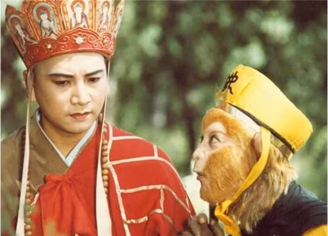 500 năm dưới núi Ngũ Hành, may mắn được Đường Tăng thu nhận làm đại đệ tử. Tôn Ngộ Không ngay lập tức phò tá sư phụ bắt đầu chuyến hành trình sang Tây Thiên thỉnh kinh.