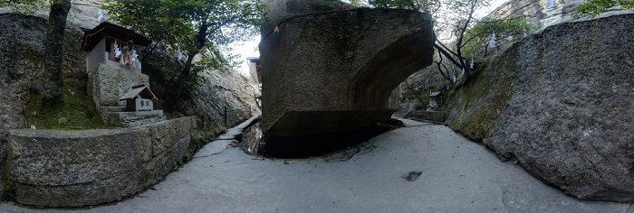 Tuy nhiên, các nhà khảo cổ học và sử học truyền thống đã không đưa ra được bất kỳ manh mối nào khác về công cụ chạm khắc và tại sao nó được tạo ra.