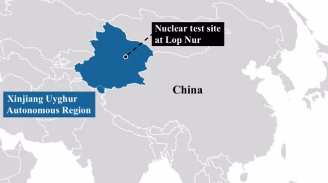 Quân đội Trung Quốc đã thực hiện 45 vụ thử nghiệm hạt nhân tại thao trường này, cả trong bầu khí quyển và dưới lòng đất. 