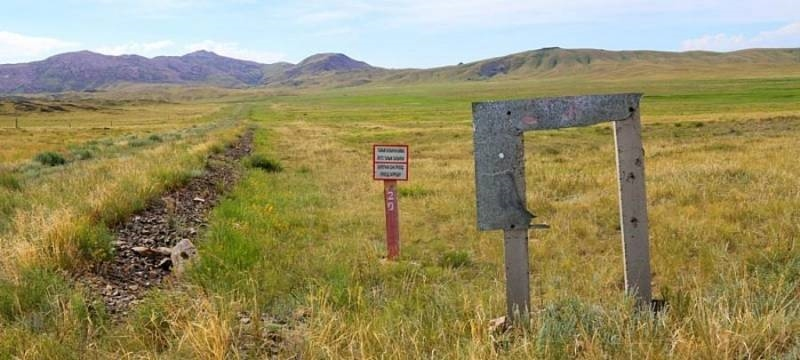 Từ năm 1949 - 1989, ít nhất 468 vụ thử hạt nhân đã được thực hiện tại khu thử nghiệm hạt nhân Semipalatinsk (Kazakhstan). Vào năm 1991 thao trường này bị đóng cửa.