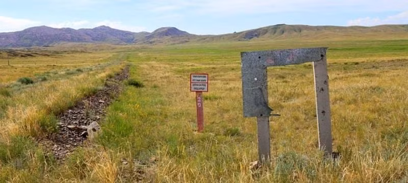 Từ năm 1949 - 1989, ít nhất 468 vụ thử hạt nhân đã được thực hiện tại khu thử nghiệm hạt nhân Semipalatinsk (Kazakhstan). Vào năm 1991 thao trường này bị đóng cửa.