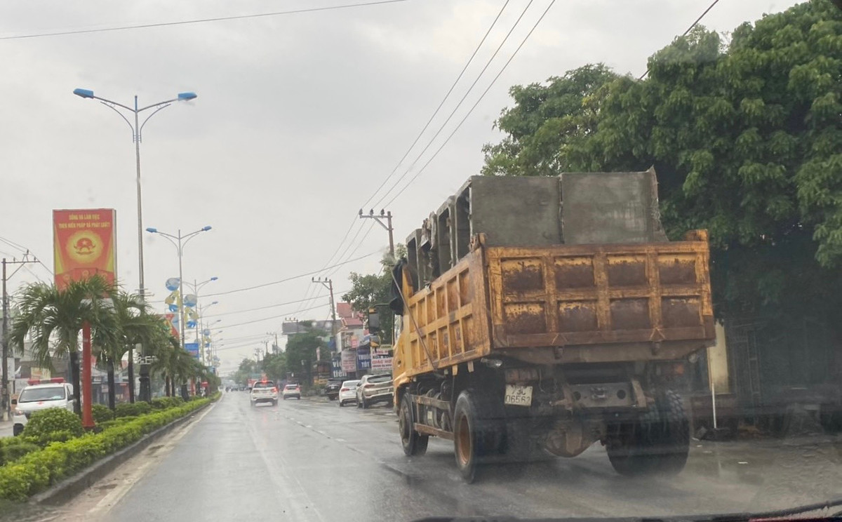 Quang Binh: Xe Howo cua Cty Tien Phong xem thuong tinh mang nguoi dan?-Hinh-5