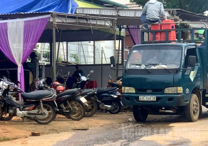 An mang rung dong: Cha duong ban chet con rieng cua vo roi tu sat-Hinh-3