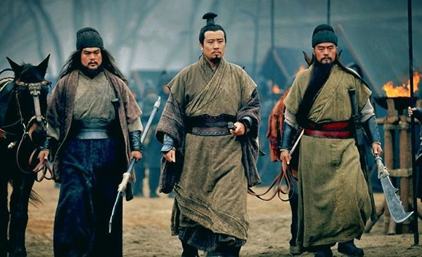 Quan Vũ và Gia Cát Lượng đều là cánh tay đắc lực của Lưu Bị, mối quan hệ của họ khá hòa thuận.