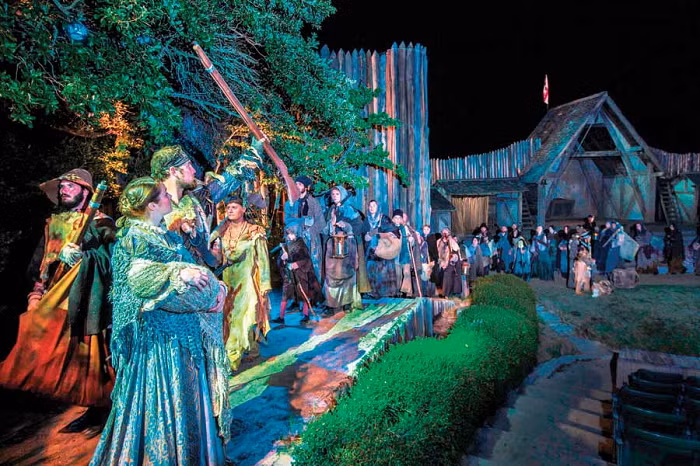 Khi White thấy những chữ này, ông đoán rằng những người định cư đã tìm kiếm sự giúp đỡ của người da đỏ Croatan trên đảo Hatteras gần đó. Người định cư đã tính trước trường hợp khi họ buộc phải di chuyển để tránh thảm họa hay bị tấn công, và họ sẽ để lại một Thập Tự Maltese. Nhưng White không tìm thấy ký hiệu nào tương tự như vậy.