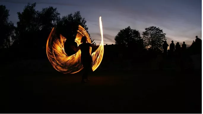  Nữ kế toán tự thiêu do trầm cảm: Sáng 21/10, người thân tá hỏa phát hiện bà Lê Thị Ph. (42 tuổi; trú thị trấn Nam Phước, huyện Duy Xuyên, tỉnh Quảng Nam) đốt xăng tự thiêu dẫn đến tử vong trong nhà. Được biết, bà Ph. trước đây làm kế toán tại một trường mẫu giáo trên địa bàn thị trấn. Tuy nhiên, do phát hiện mắc chứng trầm cảm, bà Ph. đã xin nghỉ làm việc vài tháng nay để chữa bệnh.