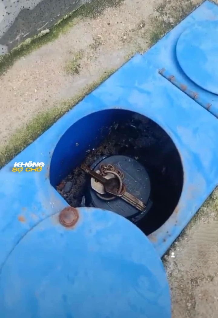 Sẵn tiện mời trộm vào nhà luôn.