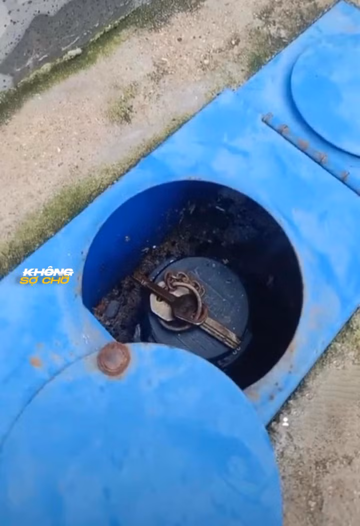 Sẵn tiện mời trộm vào nhà luôn.