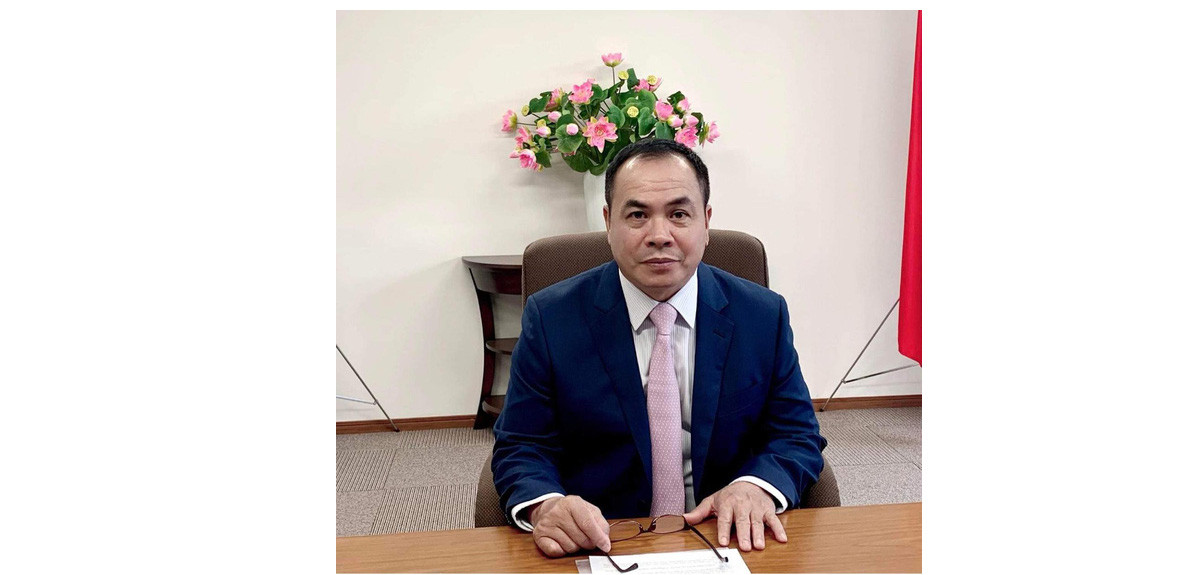 Ông Nguyễn Hồng Hà - cựu Tổng Lãnh sự quán Việt Nam tại Osaka, Nhật Bản, từ tháng 6/2021- 11/2021, đã nhận hối lộ 2 lần, số tiền hơn 2 tỷ đồng; đã nộp 600 triệu đồng tiền khắc phục hậu quả.