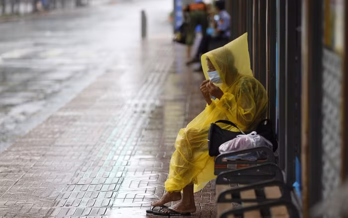 Nhận định, Đạo không có nơi ở, không công ăn việc làm, sống lang thang, có thể được thu gom về các trung tâm bảo trợ xã hội nên các trinh sát tăng cường tìm kiếm ở những địa điểm này. Đến tháng 2/2020, Đạo được phát hiện đang ở một trung tâm bảo trợ xã hội tại tỉnh Khánh Hòa. Sau khi xác minh chính xác là đối tượng, Công an Hải Phòng đã tiến hành bắt giữ. Từ đây, vụ án kinh hoàng 17 năm trước đã dần sáng tỏ. (Ảnh minh họa, nguồn ảnh Internet) 